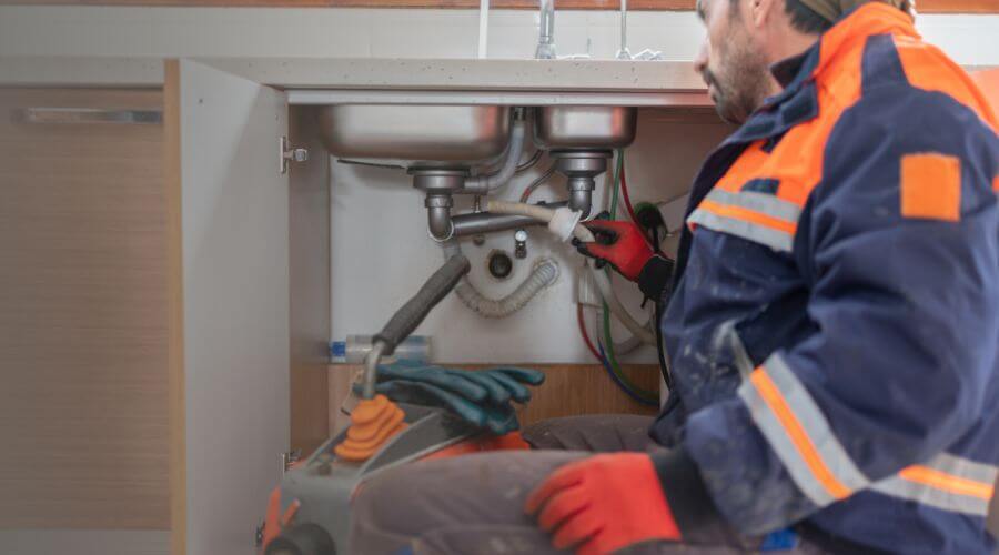 Professional tankless water heater installation services in Forreston, IL